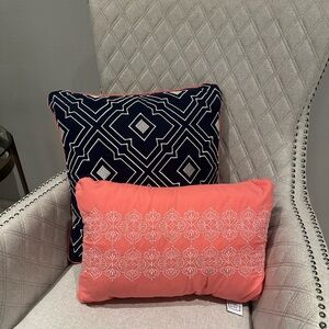 Crown & Ivy Coral and Navy Pillow Set